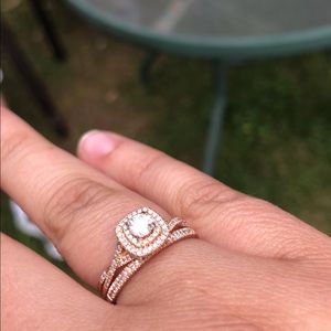 Rose gold engagement ring and wedding band